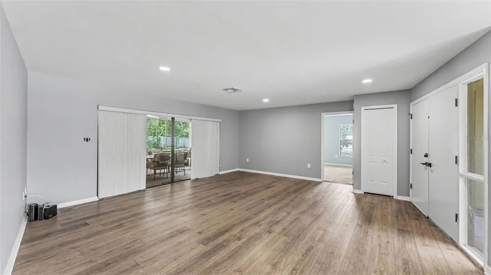 717 WOODHILL DRIVE Lakeland, FL 33813