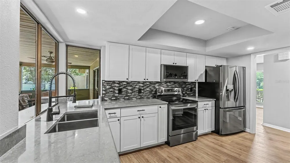 717 WOODHILL DRIVE Lakeland, FL 33813
