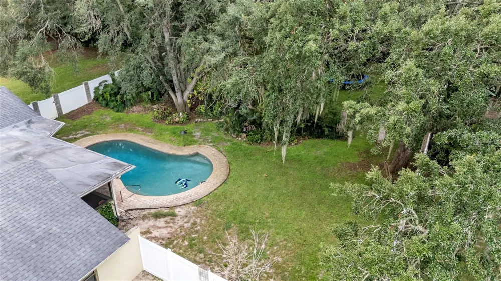 717 WOODHILL DRIVE Lakeland, FL 33813