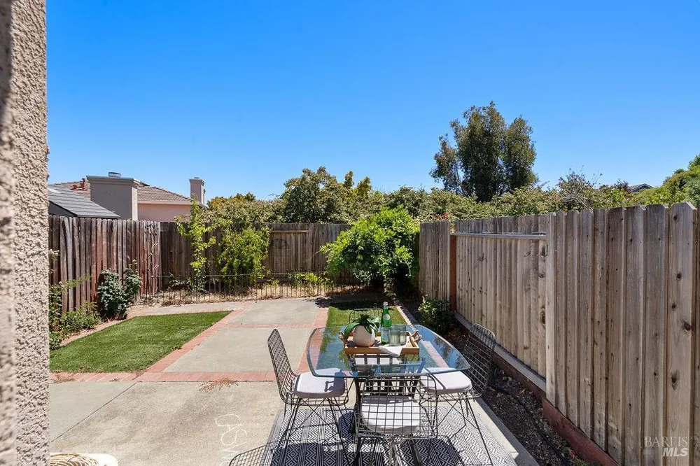 386 Columbia Circle Benicia, CA 94510