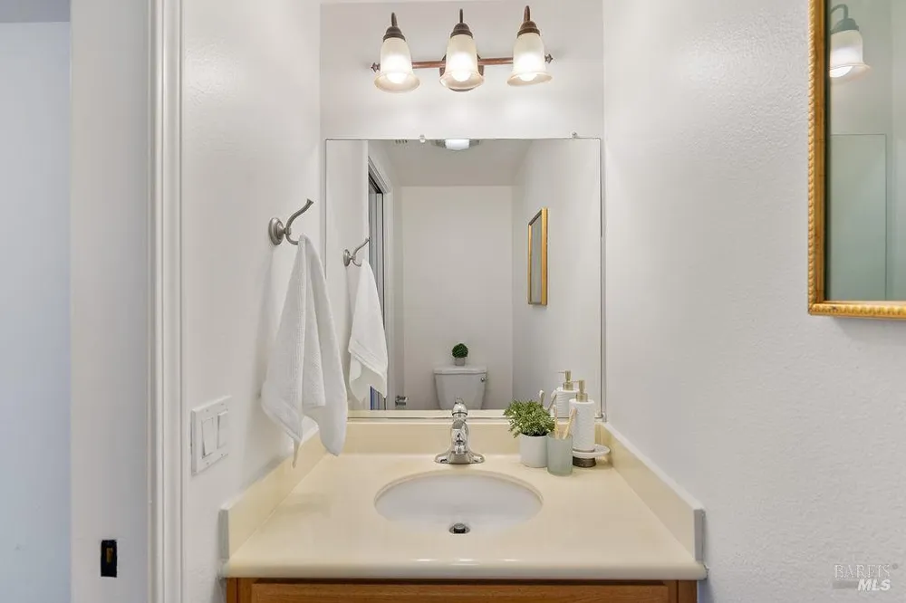 386 Columbia Circle Benicia, CA 94510