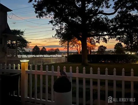 1601 River Road