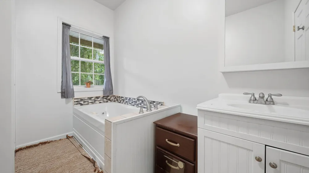 242 Robert Simmons Road Graysville, TN 37338