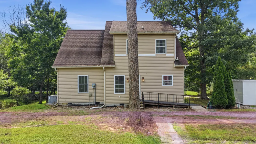 242 Robert Simmons Road Graysville, TN 37338