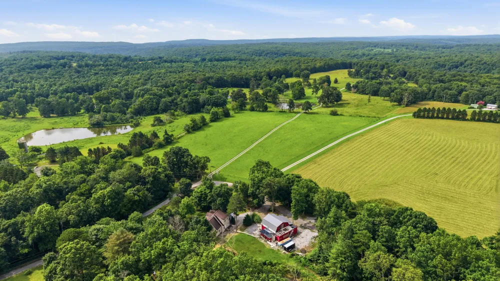 242 Robert Simmons Road Graysville, TN 37338