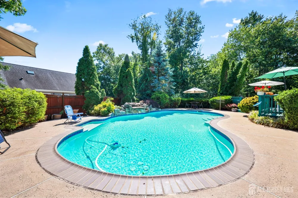 13 Tara Lin Drive Hazlet, NJ 07730
