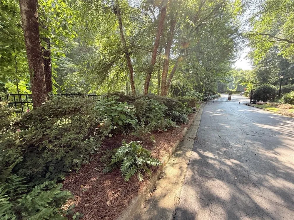 14 Carrington Way Sandy Springs, GA 30328