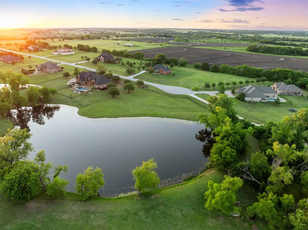 Lake Drive Celina, TX 75009