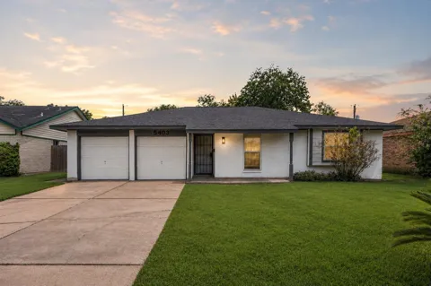 5403 Tavenor Lane