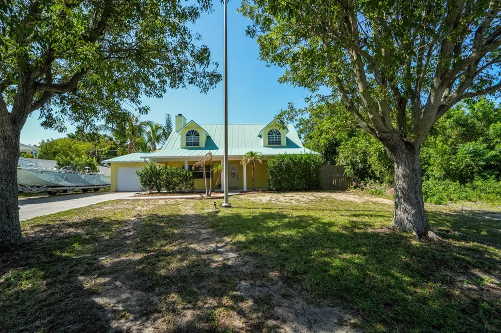 8645 SE Alabama Place Hobe Sound, FL 33455