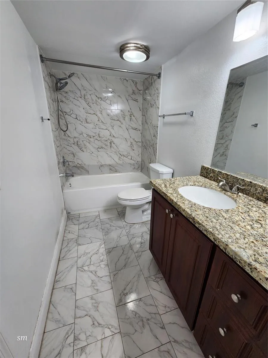 2736 S University Drive #1101 Davie, FL 33328