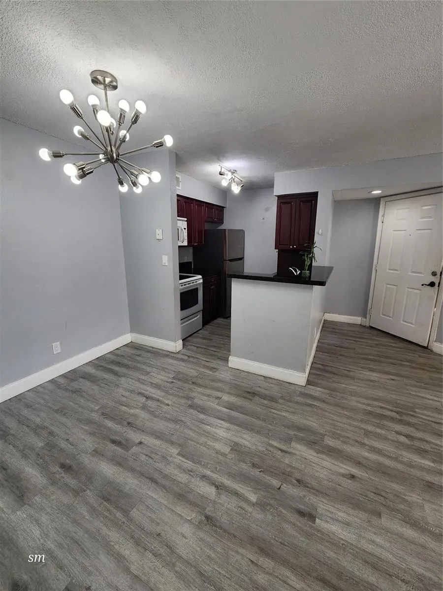 2736 S University Drive #1101 Davie, FL 33328