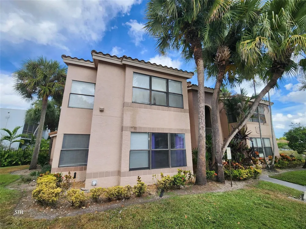 2736 S University Drive #1101 Davie, FL 33328