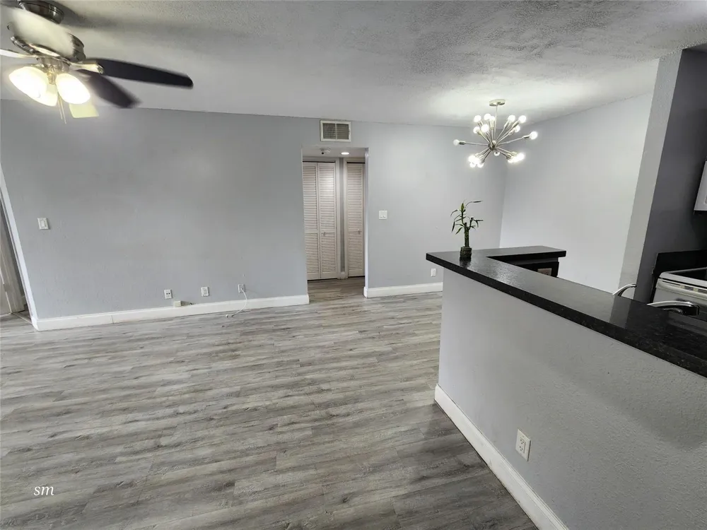2736 S University Drive #1101 Davie, FL 33328