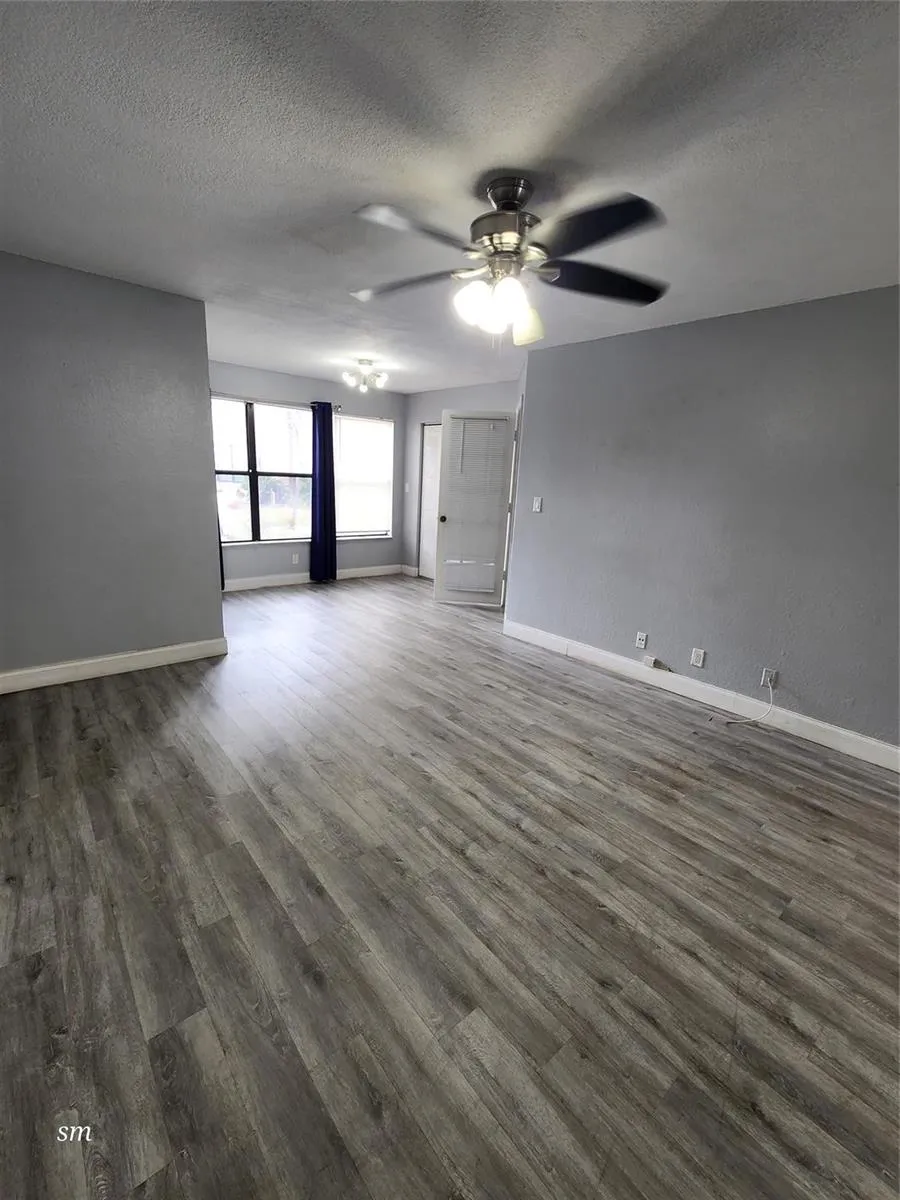 2736 S University Drive #1101 Davie, FL 33328