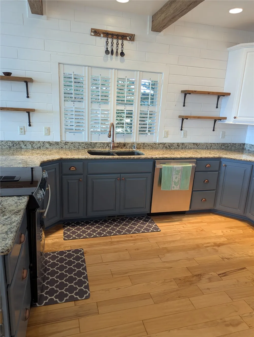 268 Sunrise Avenue SE Ocean Shores, WA 98569