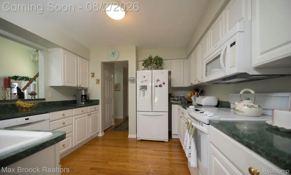 20685 Hillsboro Drive Macomb Township, MI 48044