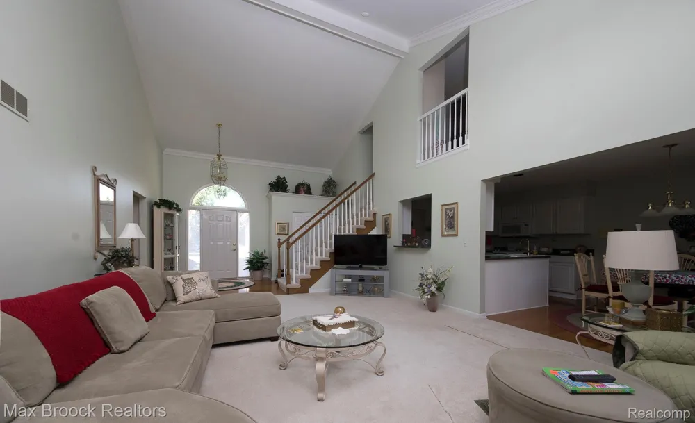 20685 Hillsboro Drive Macomb Township, MI 48044