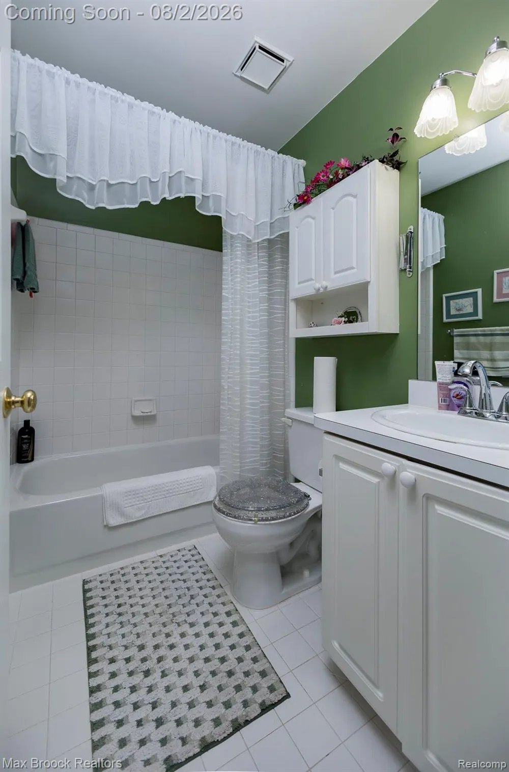 20685 Hillsboro Drive Macomb Township, MI 48044