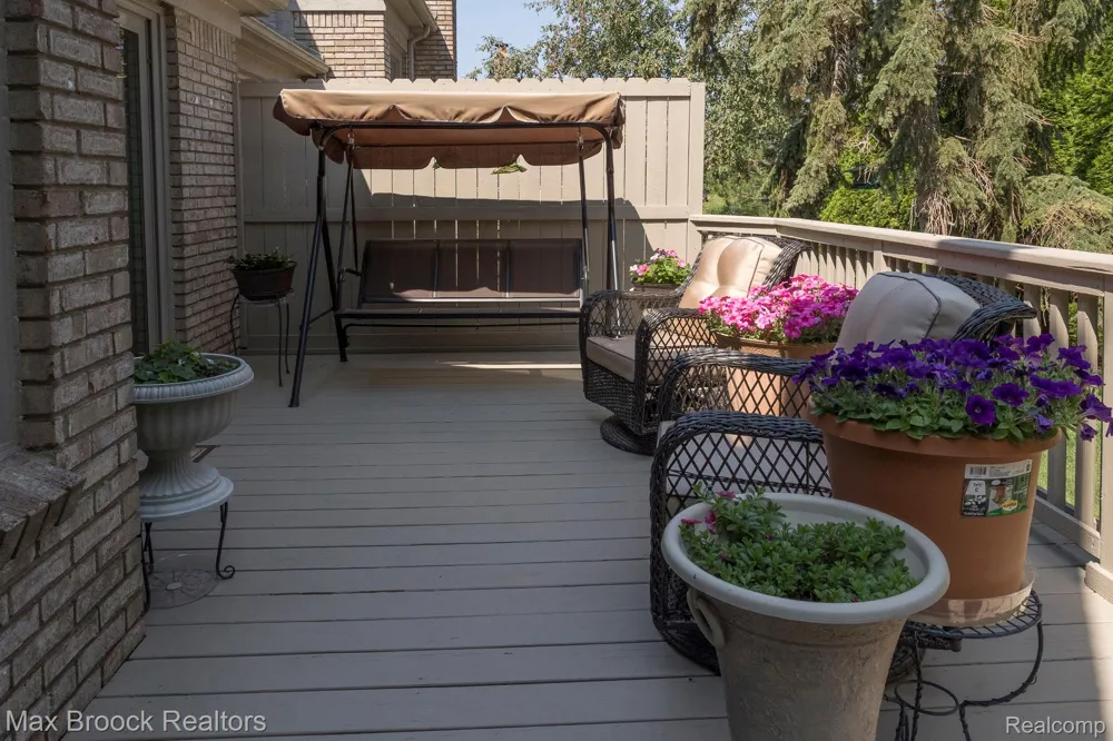 20685 Hillsboro Drive Macomb Township, MI 48044