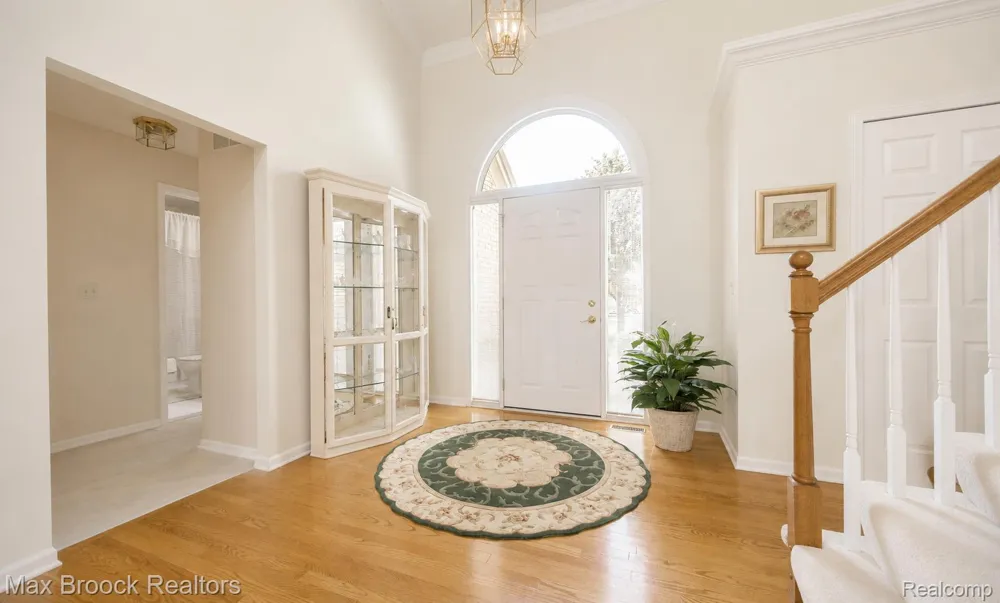 20685 Hillsboro Drive Macomb Township, MI 48044