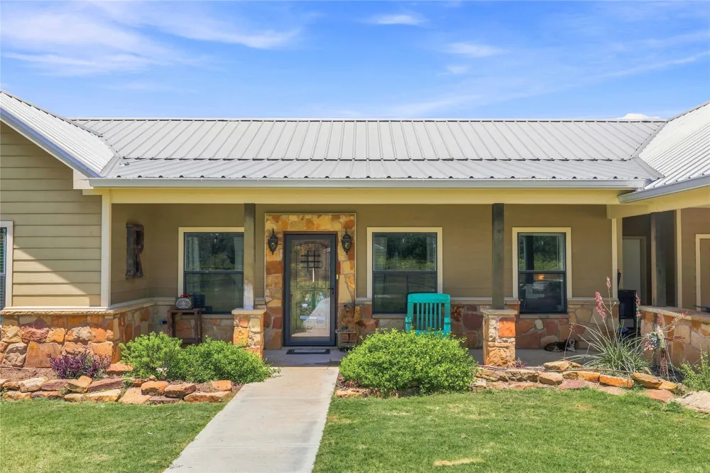 186 520 Mullin, TX 76864