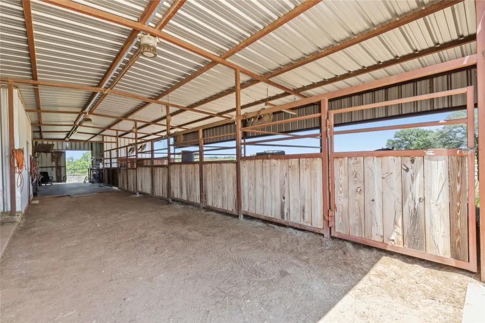 186 520 Mullin, TX 76864