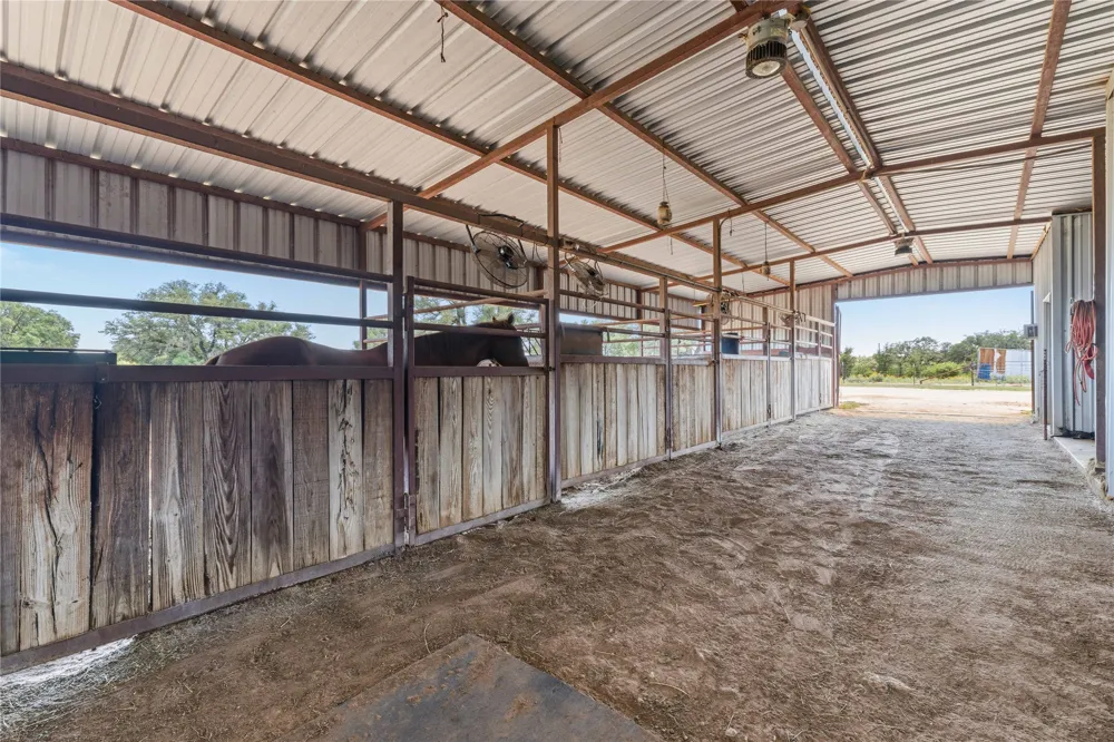186 520 Mullin, TX 76864