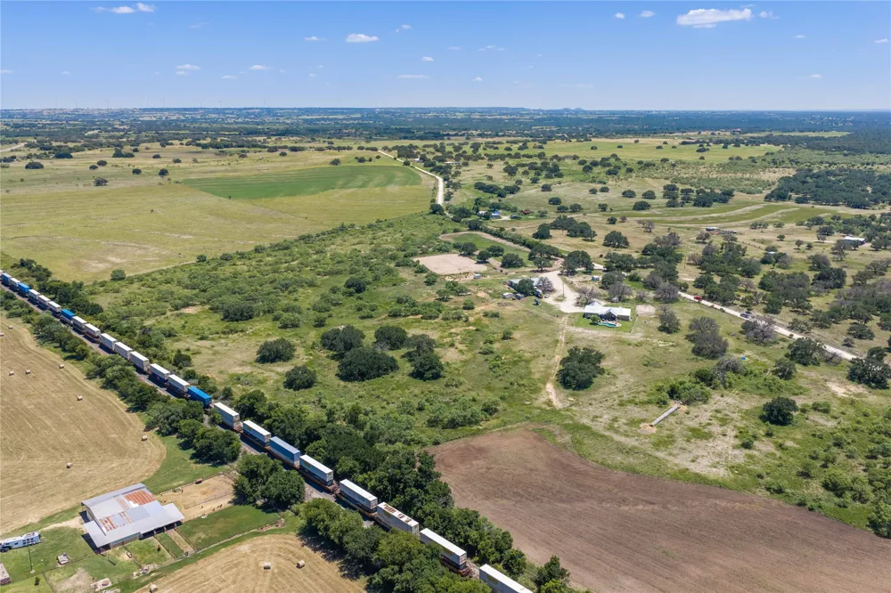 186 520 Mullin, TX 76864