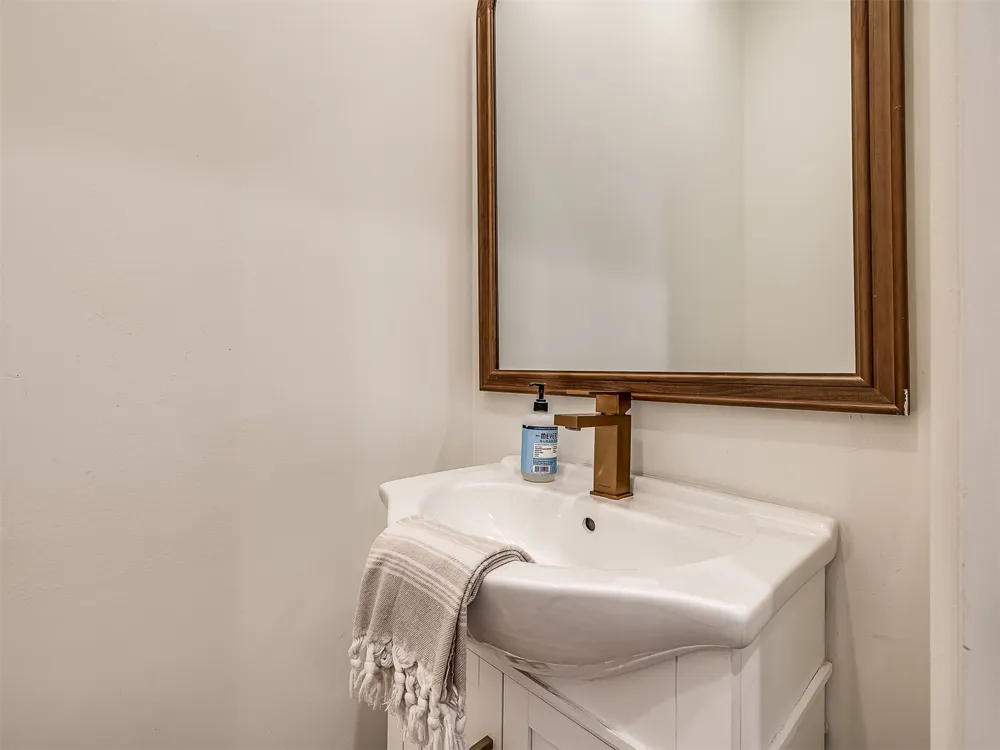 105 Lower Greenway Carlton Landing, OK 74432