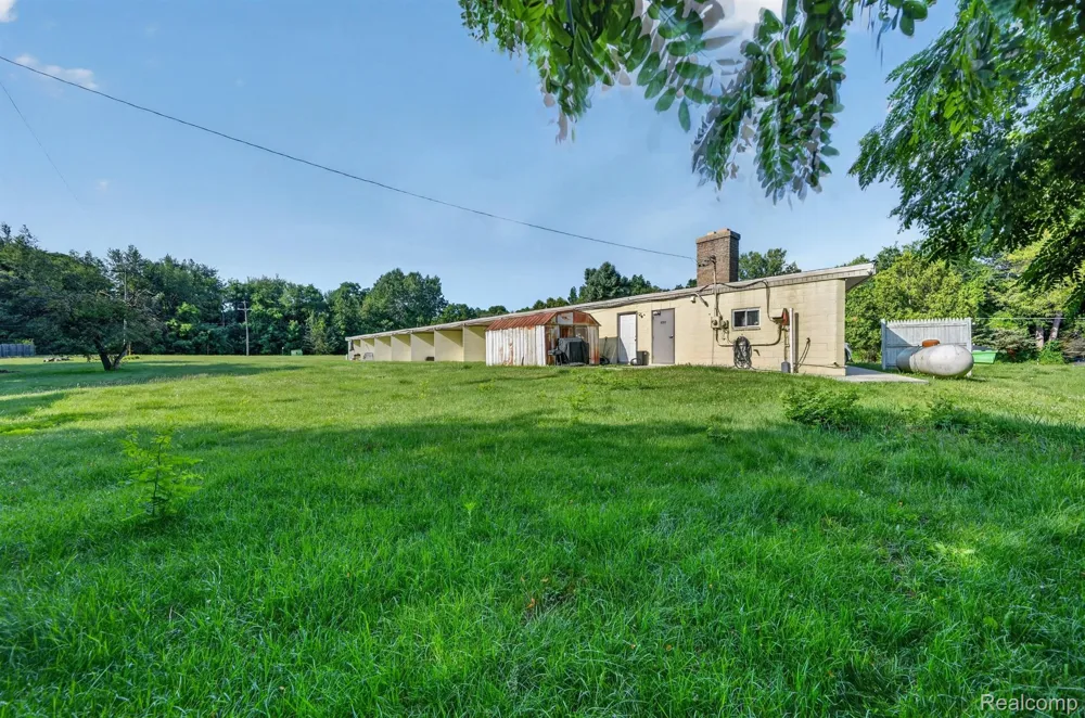 16001 Dixie Highway Groveland Township, MI 48442
