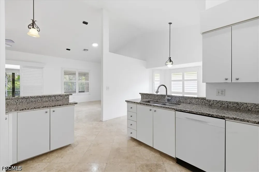 Breton Circle Fort Myers, FL 33912