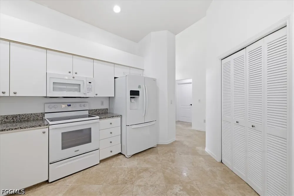Breton Circle Fort Myers, FL 33912