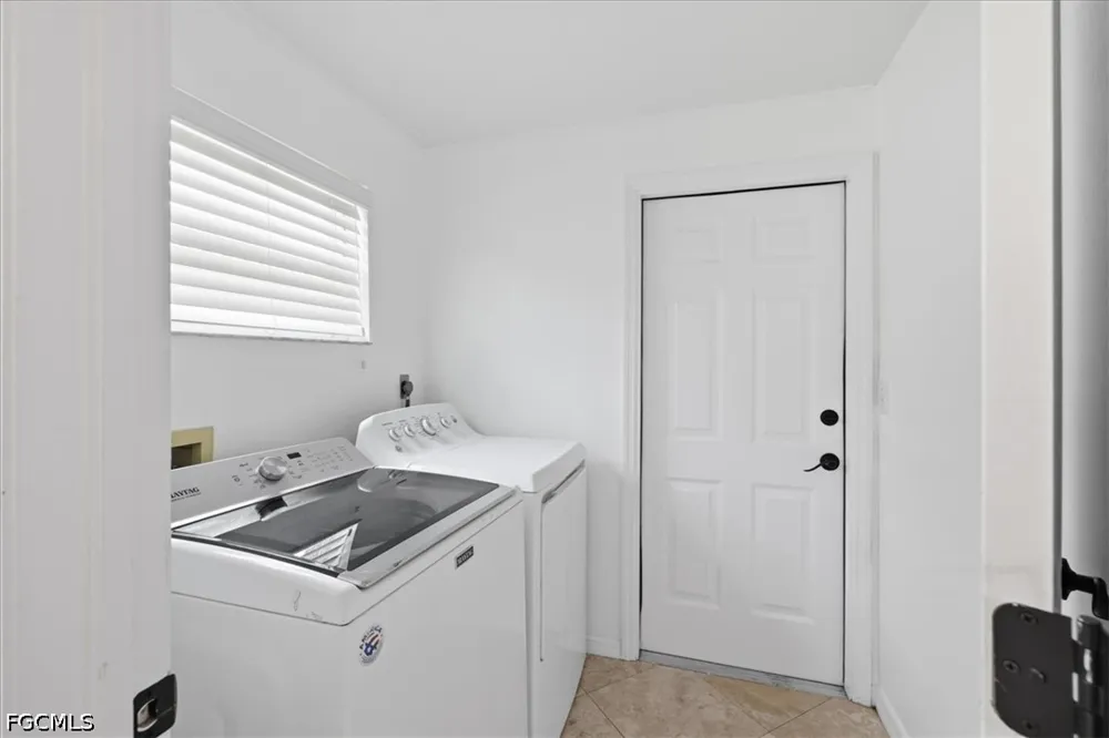 Breton Circle Fort Myers, FL 33912