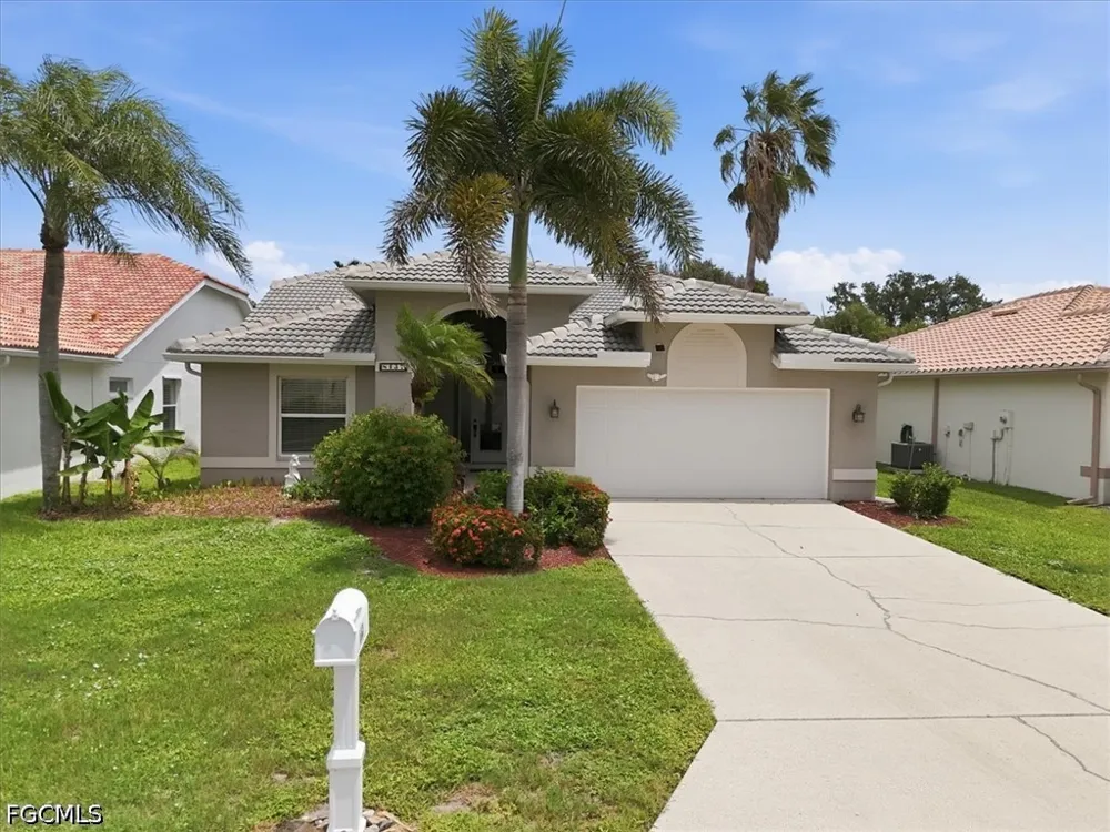 Breton Circle Fort Myers, FL 33912