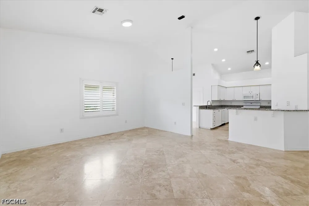 Breton Circle Fort Myers, FL 33912