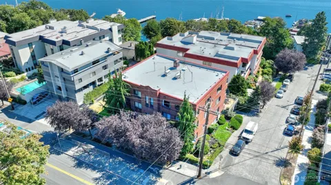 2450 Dexter Avenue #303