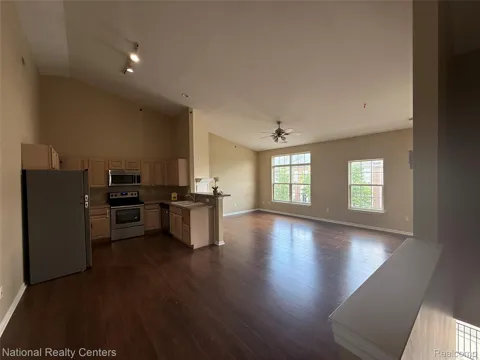 14586 Vauxhall Drive