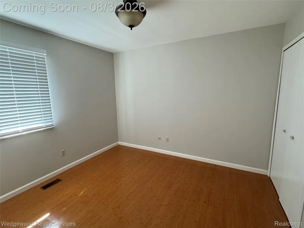 384 HILLCREST COURT Oxford Charter Township, MI 48371
