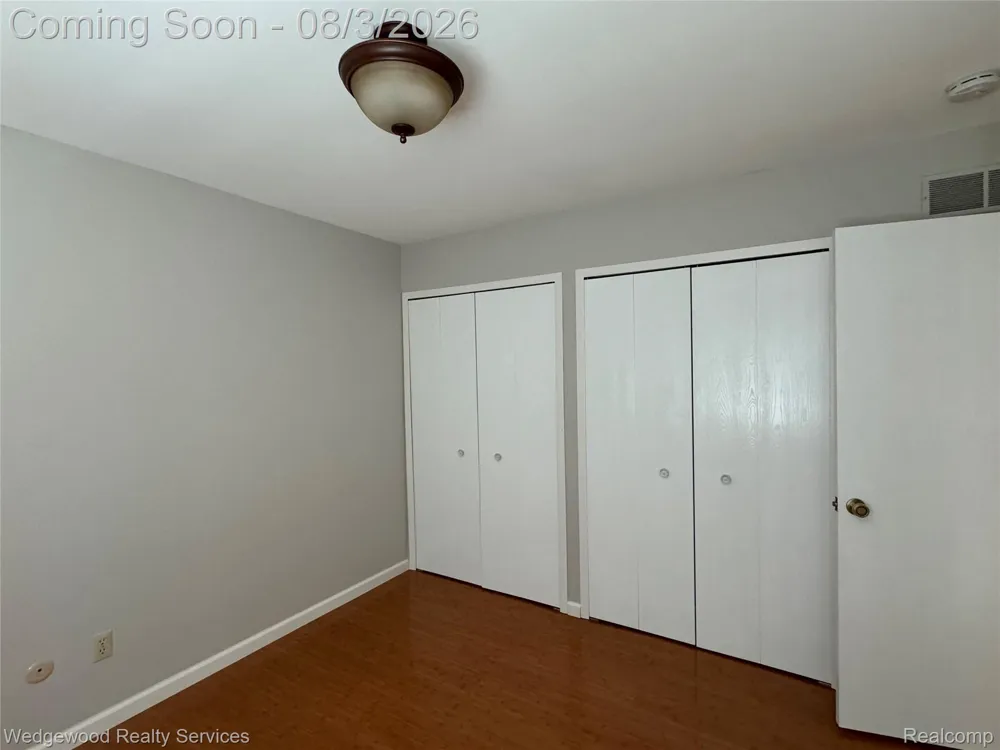 384 HILLCREST COURT Oxford Charter Township, MI 48371