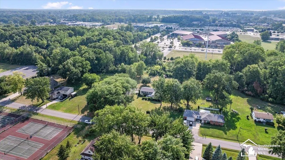 13380 Pine Street Taylor City, MI 48180