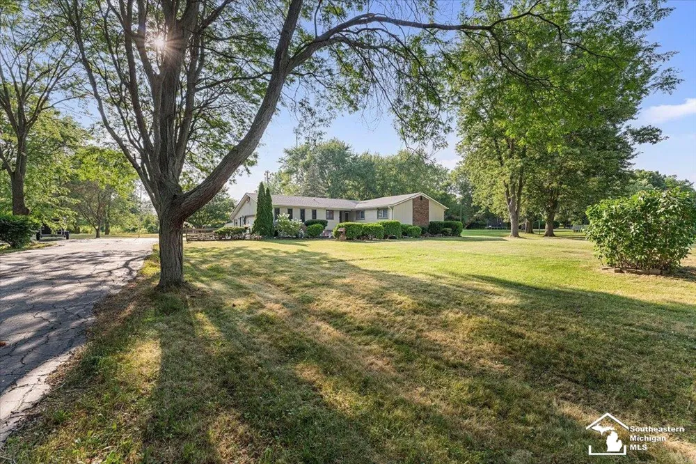 13380 Pine Street Taylor City, MI 48180