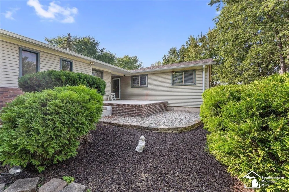 13380 Pine Street Taylor City, MI 48180