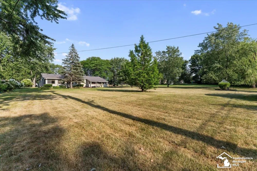 13380 Pine Street Taylor City, MI 48180