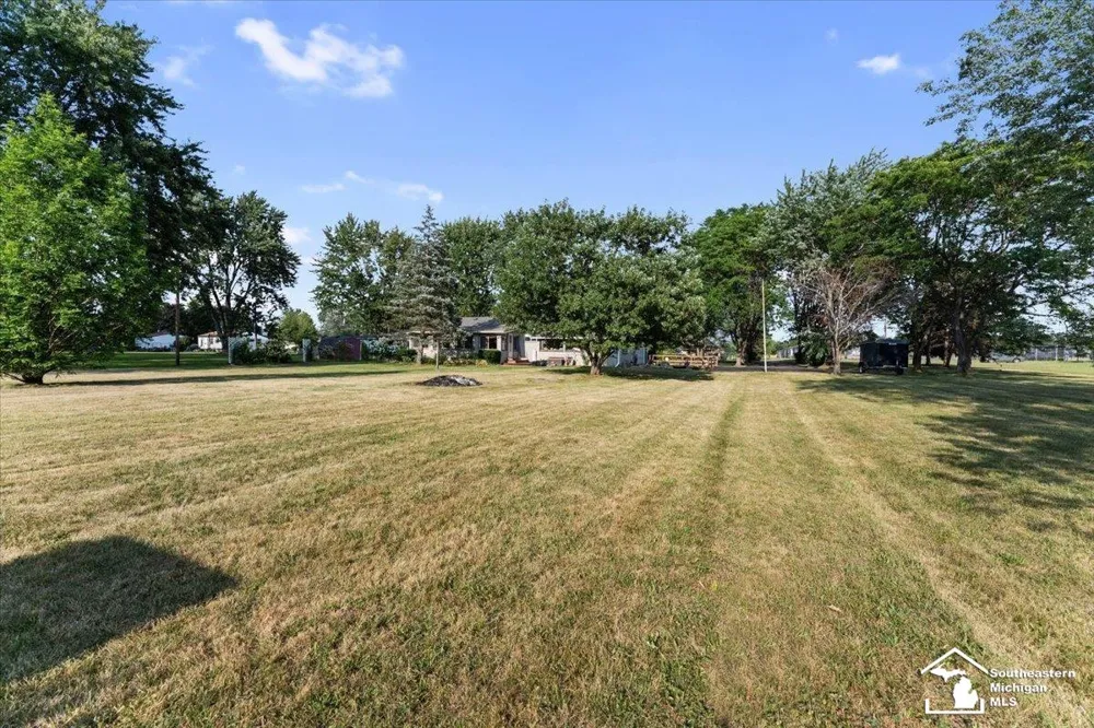 13380 Pine Street Taylor City, MI 48180