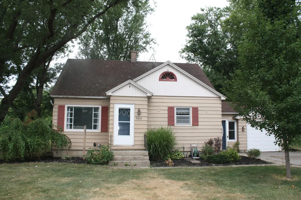 605 64th Avenue Zeeland Charter Township, MI 49464