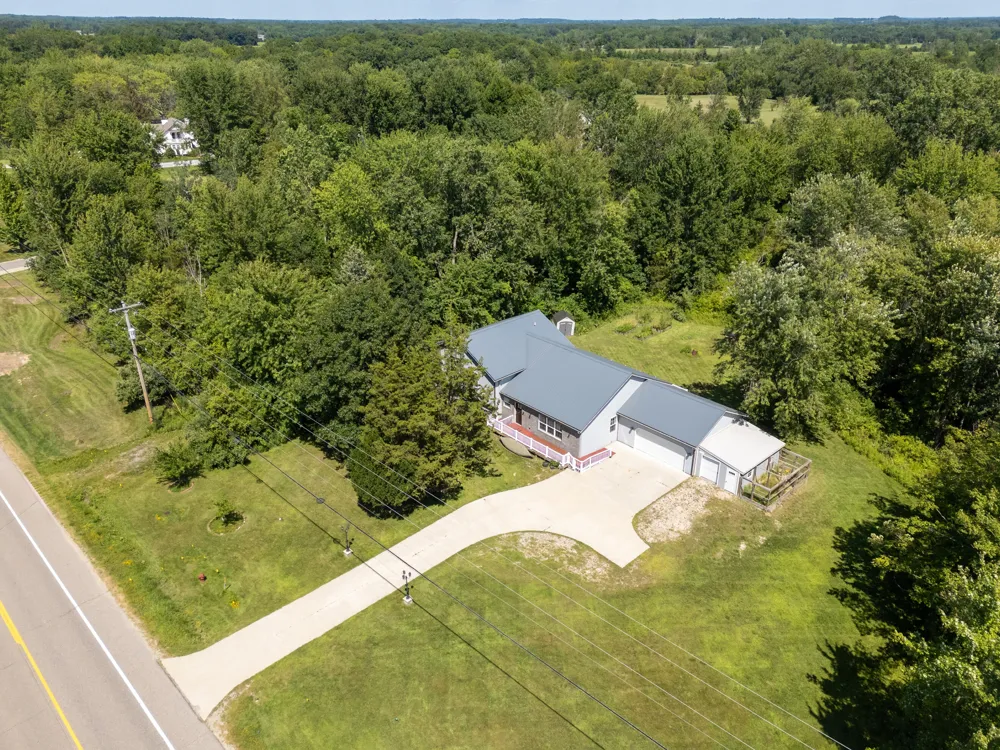 449 Blue Star Highway Casco Township, MI 49090