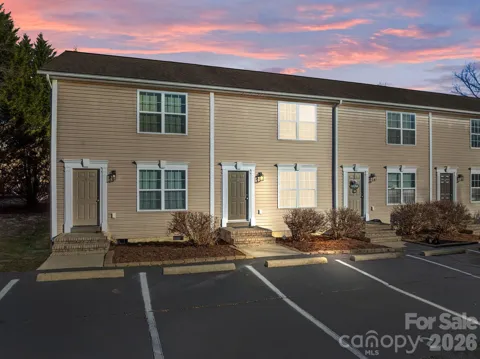 2 Meadow Glen Drive