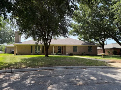 3 Brownstone Court