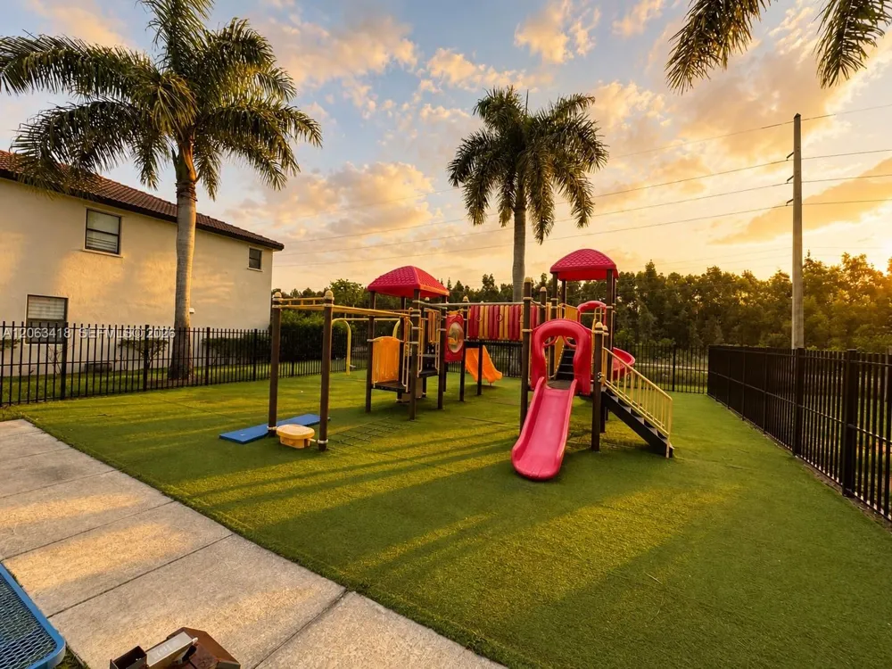 4261 SW 164th Ct Miami, FL 33185